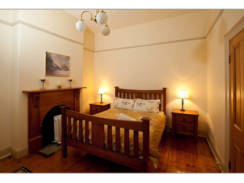 Fairholme Townhouse - Tourism Noosa 0