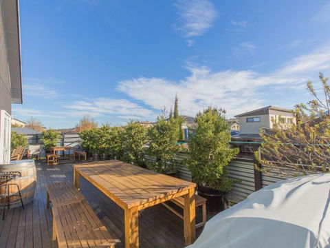 Oak & Barrel / 7 Twynam Street - Tourism Noosa 6