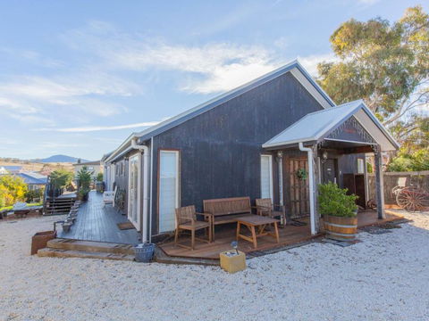 Oak & Barrel / 7 Twynam Street - Tourism Noosa 2