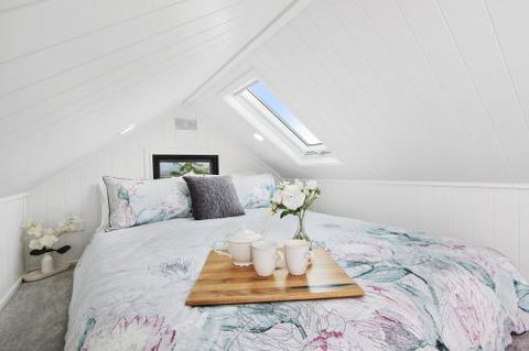 TINY HOME......BIG Views - Tourism Noosa 2