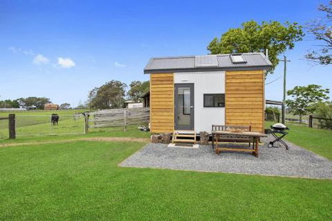 TINY HOME......BIG Views - Tourism Noosa 1