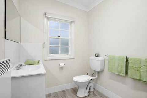 THE TEACHERS COTTAGE - Tourism Noosa 2