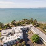 FAMILY ISLAND GETAWAY BEACHFRONT APARTMENT - Tourism Noosa 0