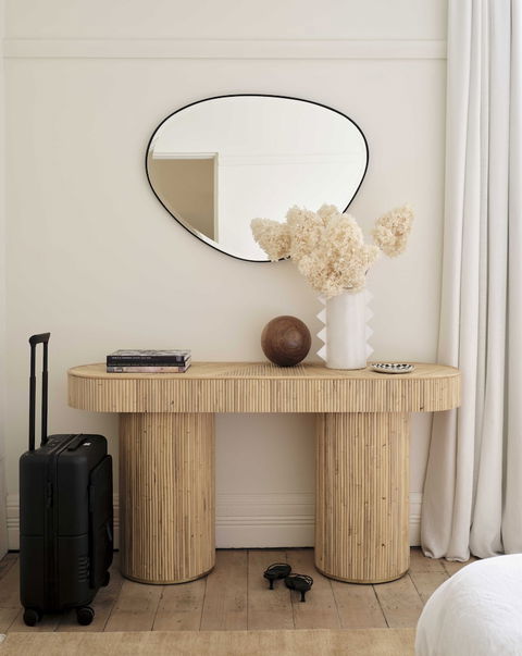 Three Rooms Sydney - Tourism Noosa 4