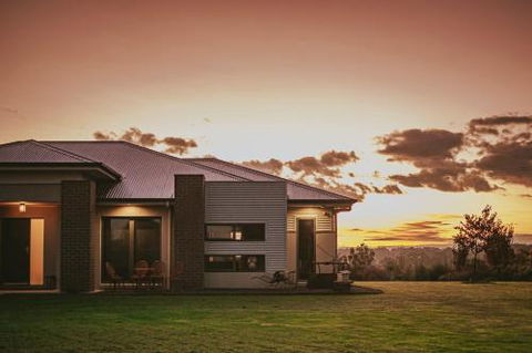 Hillcrest - Tourism Noosa 0