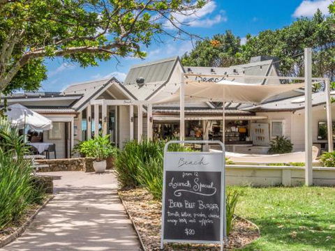 EAST COAST ESCAPES Byron Beachfront - Tourism Noosa 3