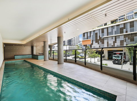 Harbourside - Tourism Noosa 0