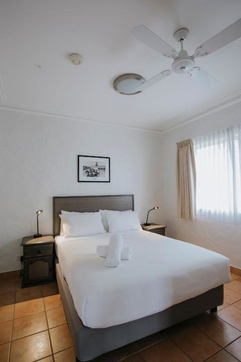 Canal Rocks Beachfront Apartments - Tourism Noosa 5