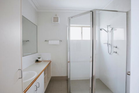 Canal Rocks Beachfront Apartments - Tourism Noosa 6
