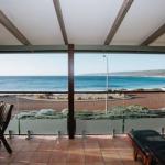 Canal Rocks Beachfront Apartments - Tourism Noosa 0