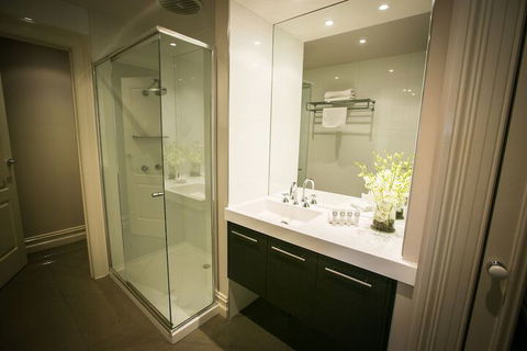 Gallery Apartments - Tourism Noosa 5