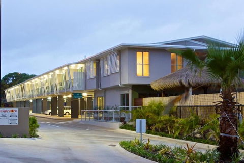 The Coast Motel - Tourism Noosa 2