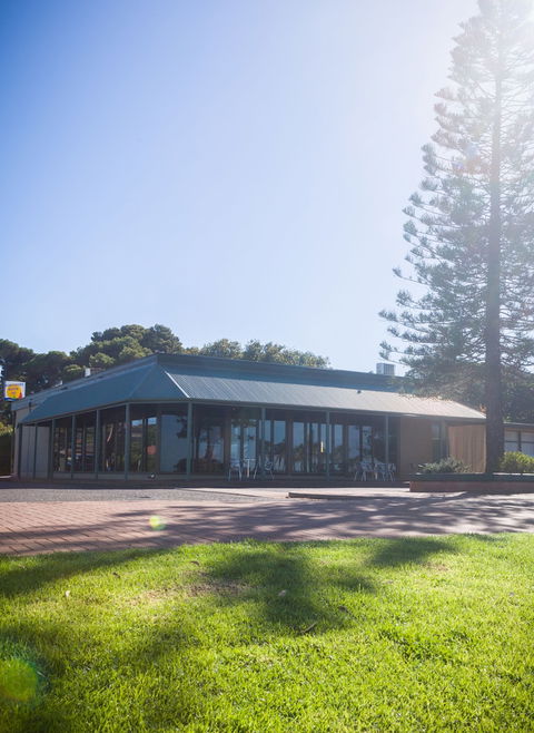 Foreshore Motor Inn - Tourism Noosa 4