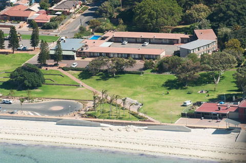 Foreshore Motor Inn - Tourism Noosa 2