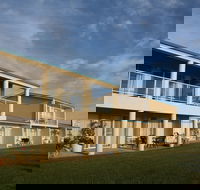 Lakeview Motel  Apartments - Tourism Noosa