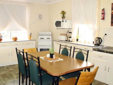 Squatters Cottage - Tourism Noosa 6