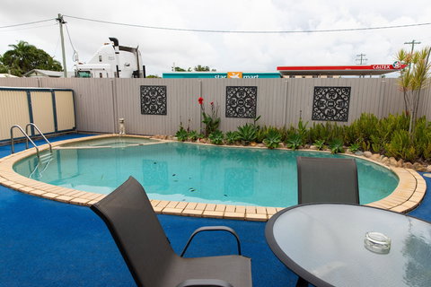 Lantern Motor Inn - Tourism Noosa 3