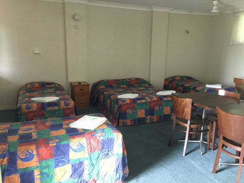 Kooyong Hotel - Tourism Noosa 2