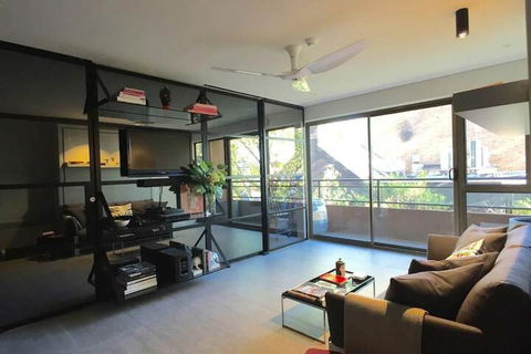 Meticulously Designed Sydney Aptmnt - Tourism Noosa 5