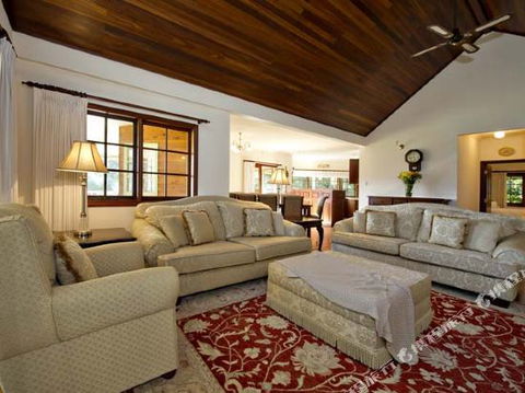 Fleur De Lys - Tourism Noosa 2