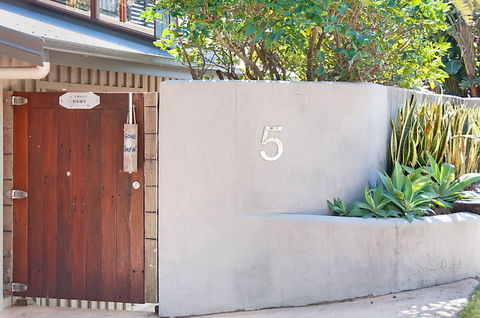 A PERFECT STAY - The Hawk At Wategos - Tourism Noosa 0