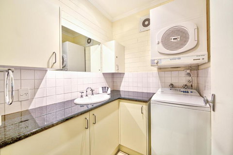 Snow Ski Apartments 09 - Tourism Noosa 3