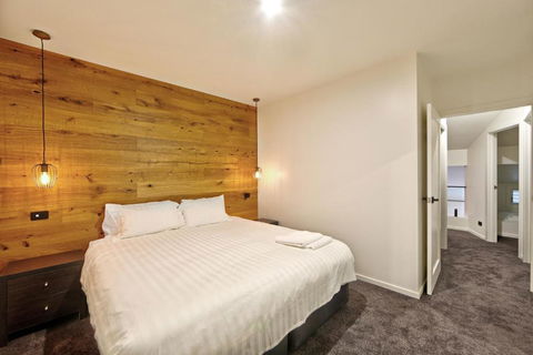 Snow Ski Apartments 32 - Tourism Noosa 2