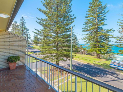 Flinders Lodge Fantastic Views Opposite Main Beach - Tourism Noosa 1