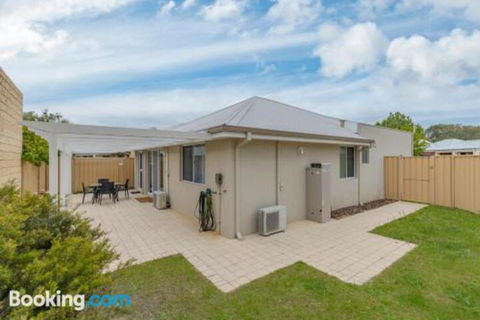 Beach Resort Chalet - Tourism Noosa 5