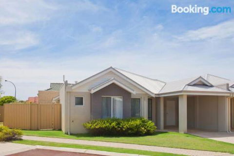 Beach Resort Chalet - Tourism Noosa 1