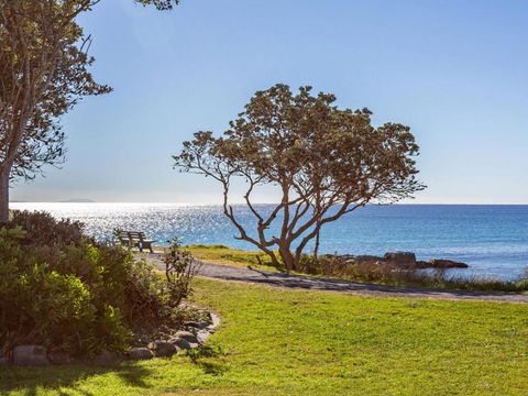 Boulevarde 2 Pebbly Beach - Tourism Noosa 1