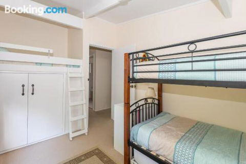 Batehaven Beach House - Tourism Noosa 0