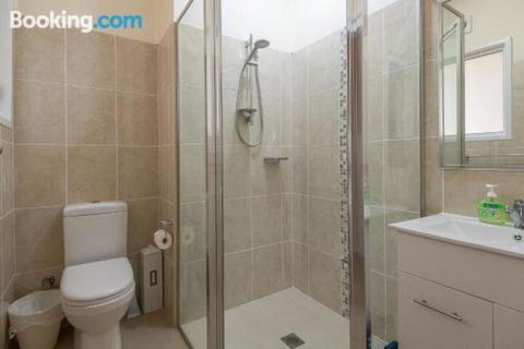 Batehaven Beach House - Tourism Noosa 5