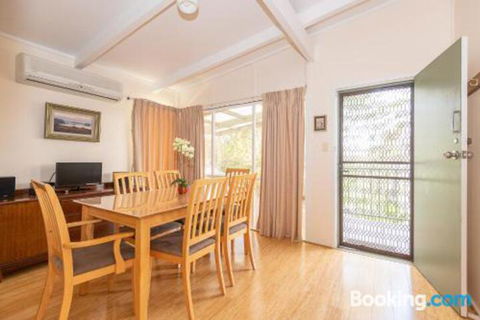 Batehaven Beach House - Tourism Noosa 3