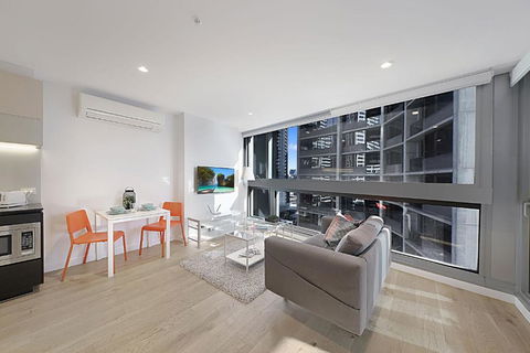 A Bright & Modern CBD Apt Next To Southern Cross - Tourism Noosa 2