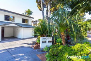 Split living with ocean views Noosa Heads