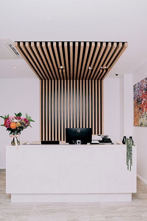 Tom's Court Hotel - Tourism Noosa 5