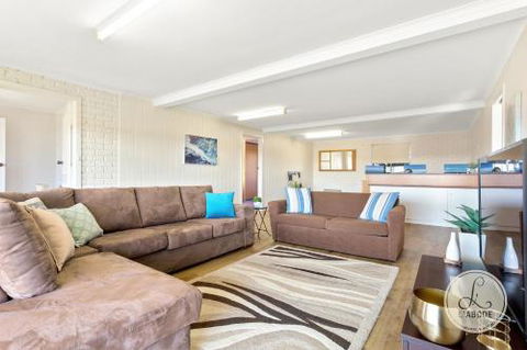 TASSIE SEASIDE SERENITY LAbode Accommodation - Tourism Noosa 2