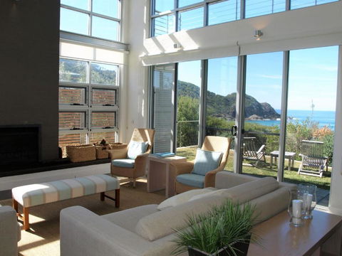 8 On COAST (4 Night Min) - Tourism Noosa 1