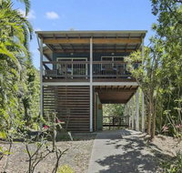 Jonnies 134 Tramican Street - Tourism Noosa