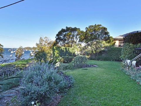 Wangi Waterfront Delight 4br Waterfront Reserve Home - Tourism Noosa 2