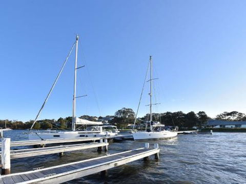 Wangi Waterfront Delight 4br Waterfront Reserve Home - Tourism Noosa 6
