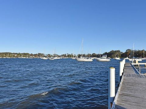 Wangi Waterfront Delight 4br Waterfront Reserve Home - Tourism Noosa 5
