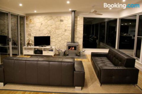 DEstrees Bay Beach House - Tourism Noosa 2