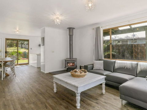 A La Plage - Tourism Noosa 4