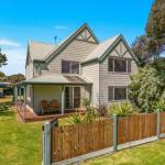 A La Plage - Tourism Noosa 0