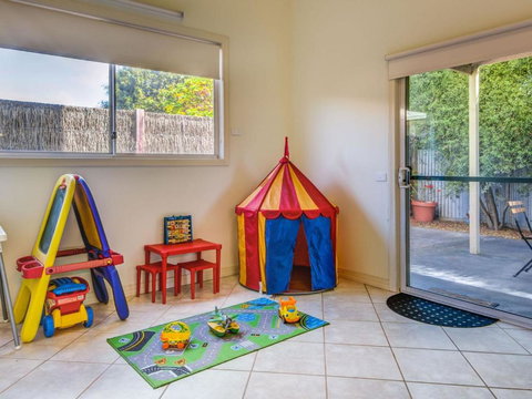 Cuttriss By The Beach - Tourism Noosa 1