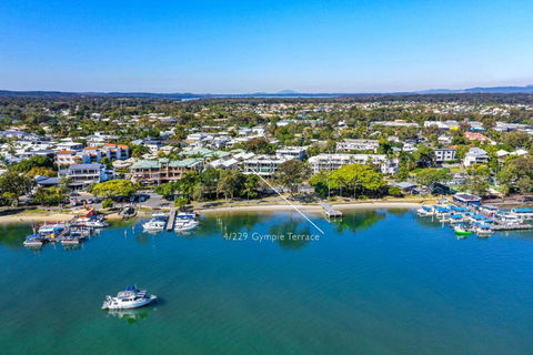 Panoramic River & Ocean Views Noosaville - Tourism Noosa 6