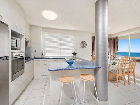 Unit 3 Casand Chase Kings Beach - Tourism Noosa 3