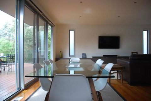 SURF Side SECRET INVERLOCH - Tourism Noosa 5